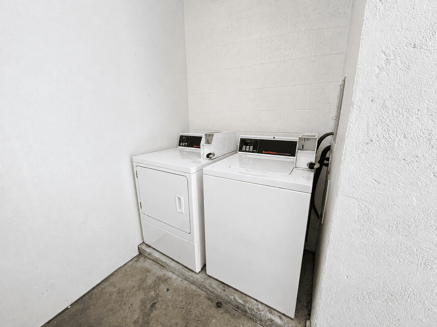 Santa Paula House: 211 E. Santa Paula Street #B