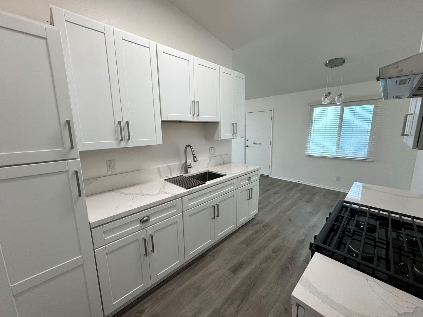 Ventura Apartment: 716-722 Sidonia