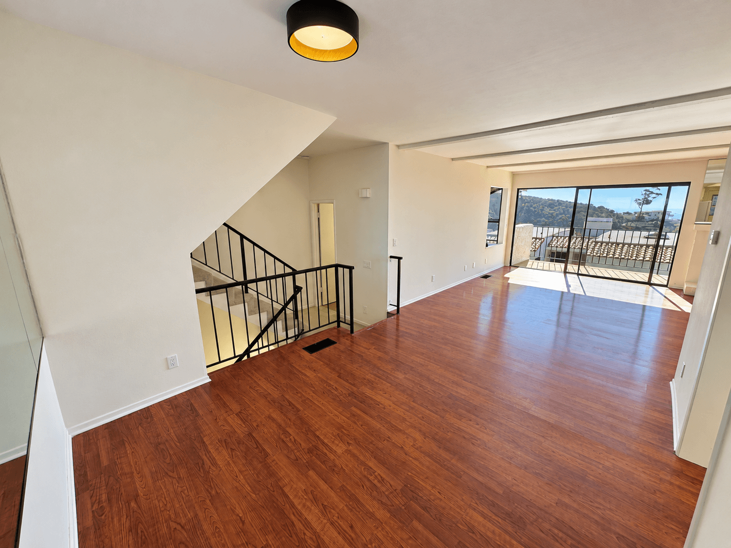 Ventura Townhome: 925 Vallecito Drive