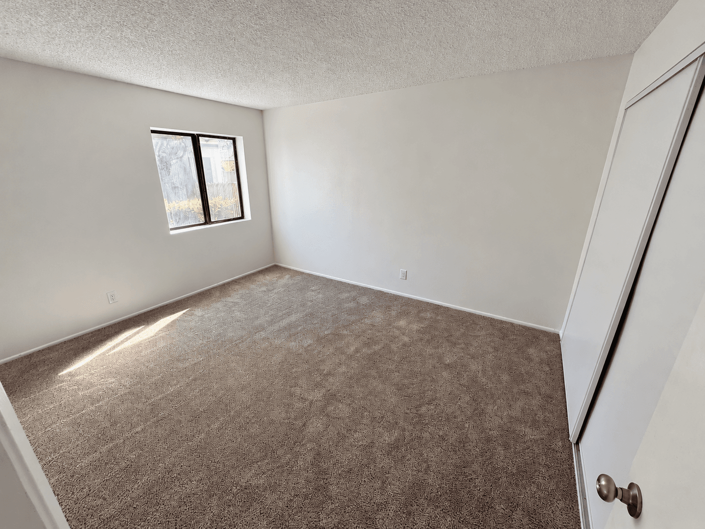 Santa Paula Apartment: 525-529 Acacia Road