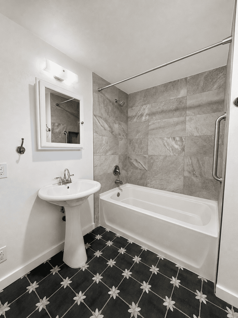 Ojai House: 406 S. Signal Street #A