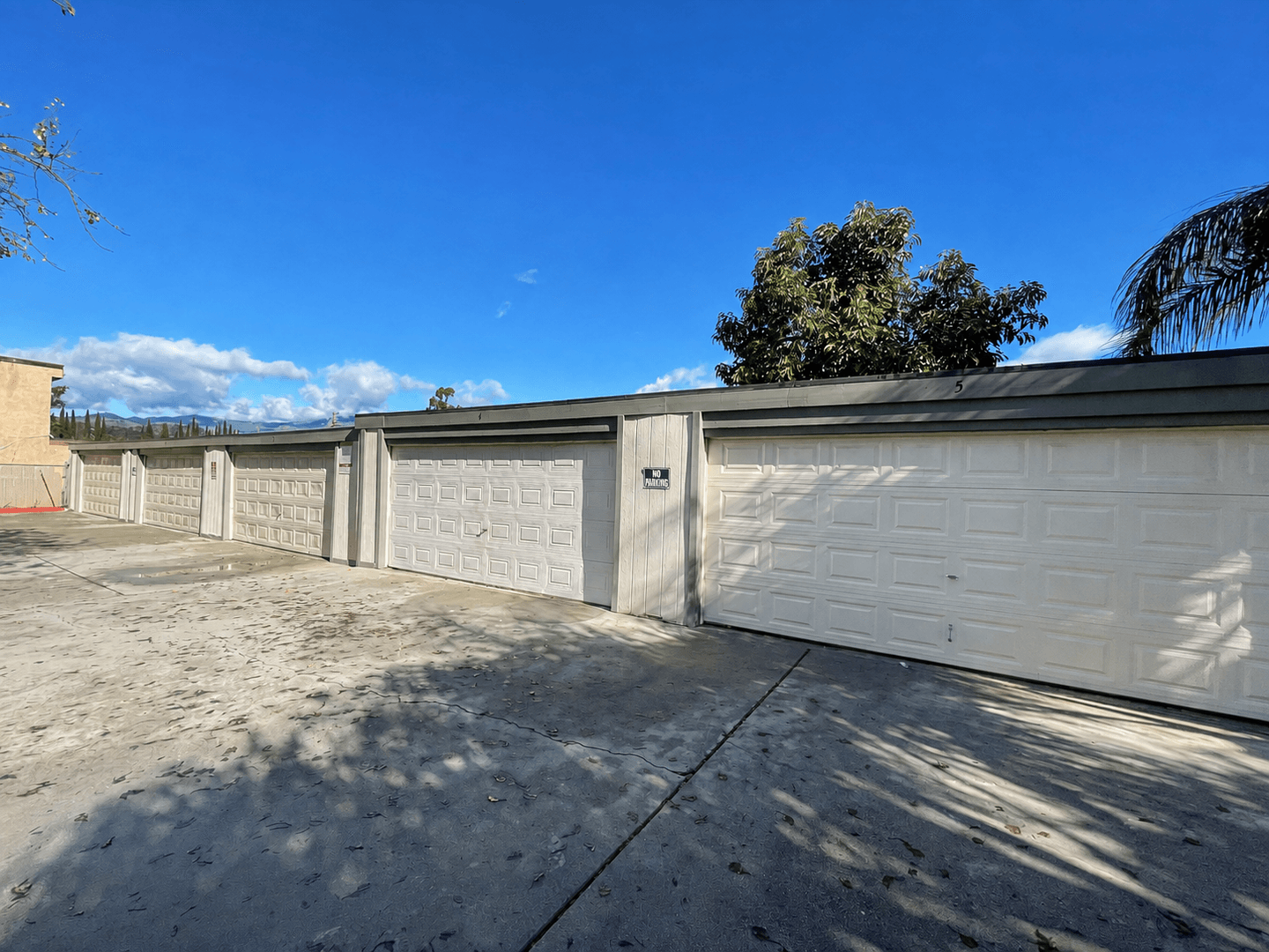 Santa Paula Apartment: 525-529 Acacia Road