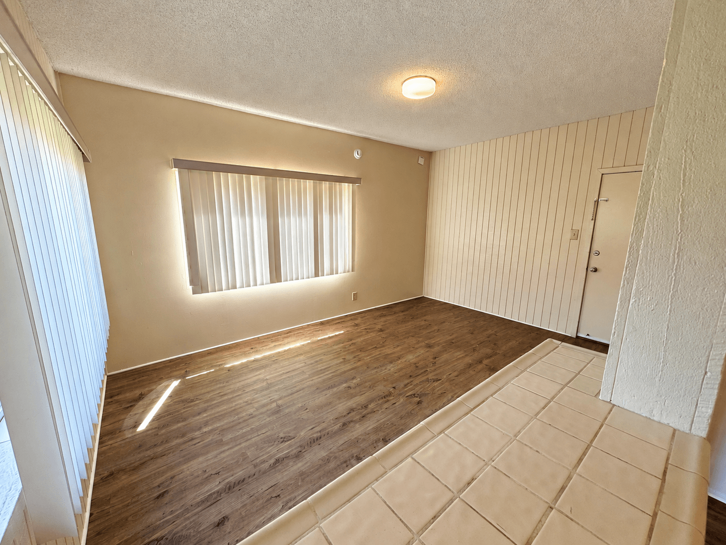 Ventura Apartment: 1793 Evans