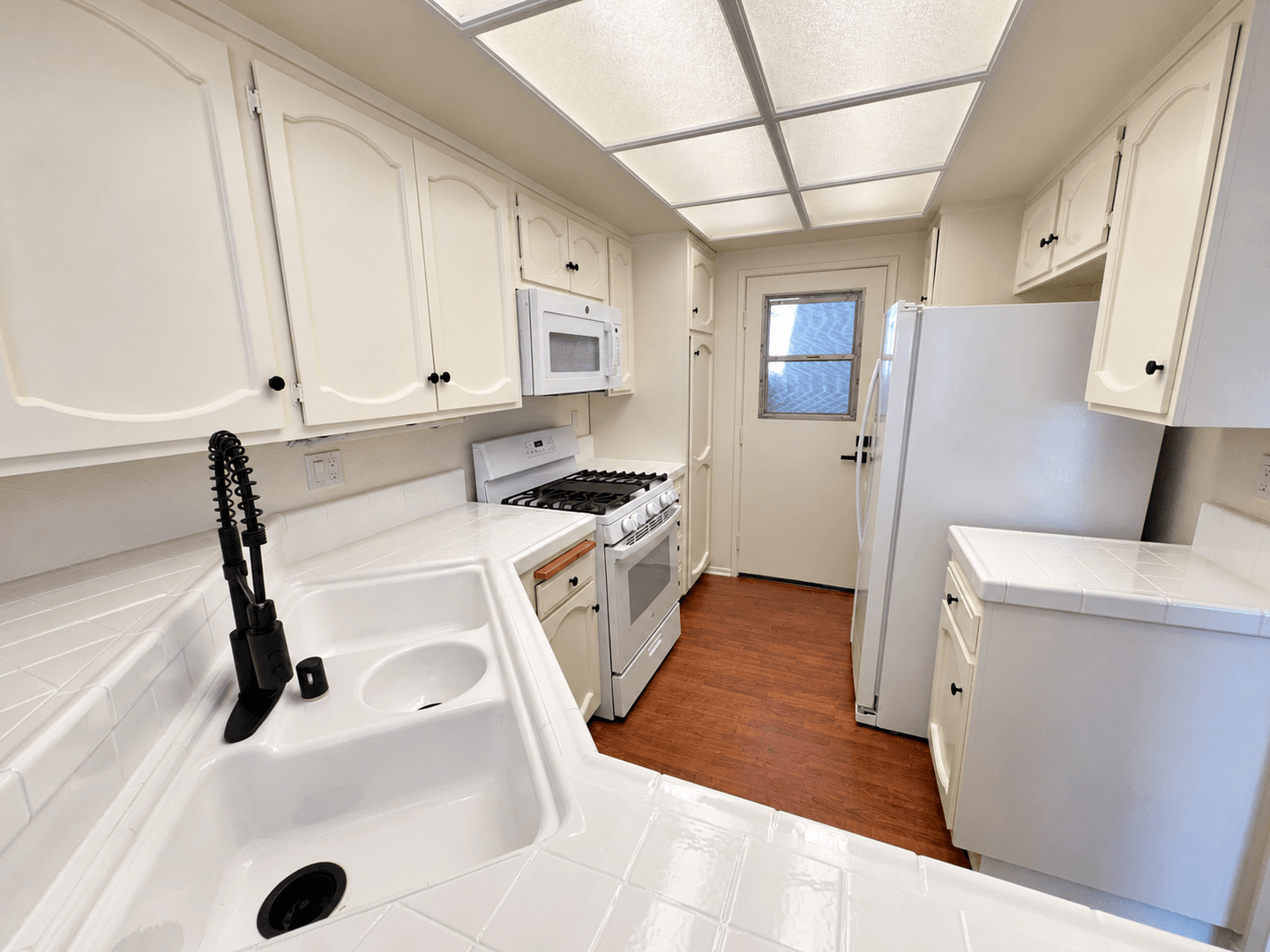 Ventura Townhome: 925 Vallecito Drive