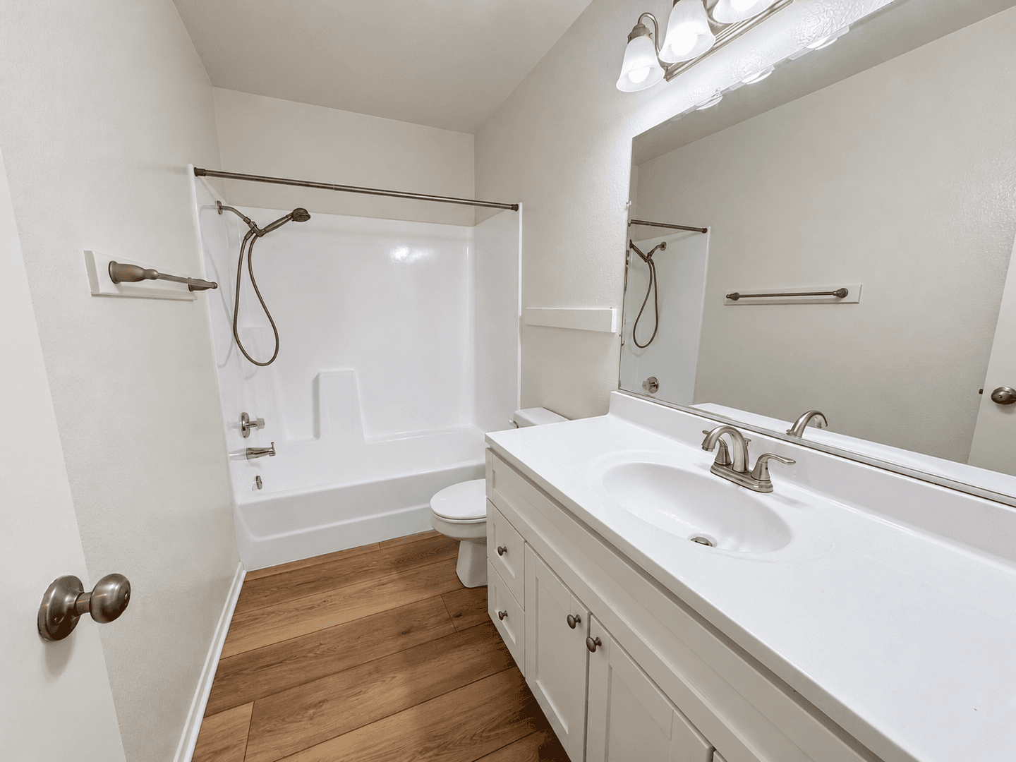 Ventura Apartment: 1075 N. Olive