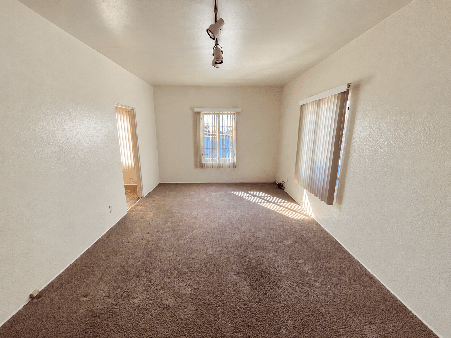 Ventura Apartment: 1209 E. Main Street