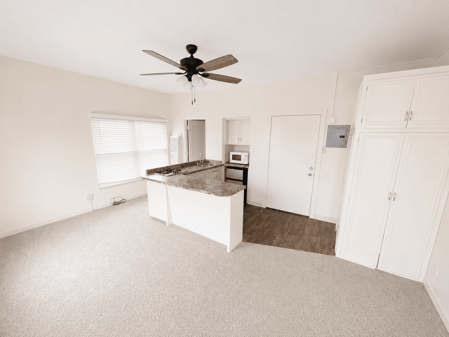 Ventura Apartment: 2110-2126 Thompson Blvd & 275-287 San Clemente St.
