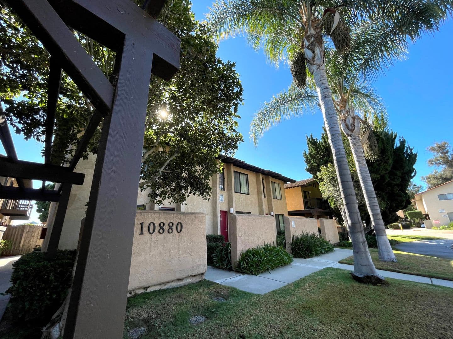 Ventura Apartment: 10855 & 10880 Del Norte