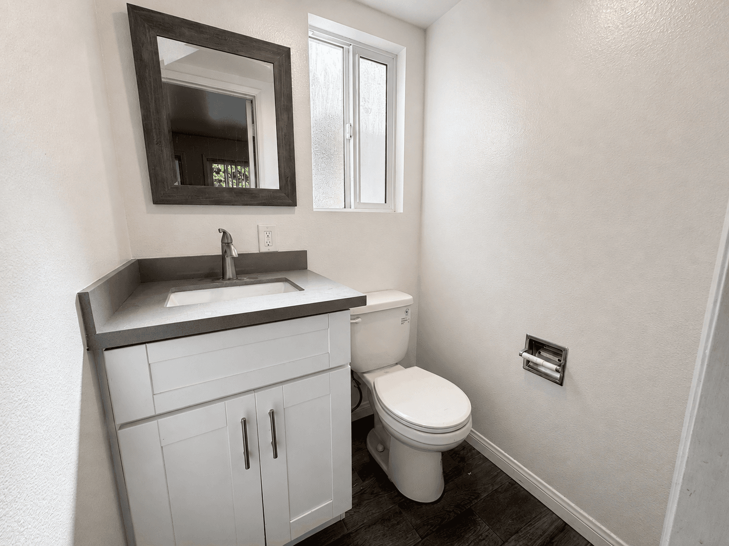 Santa Paula House: 211 E. Santa Paula Street #B