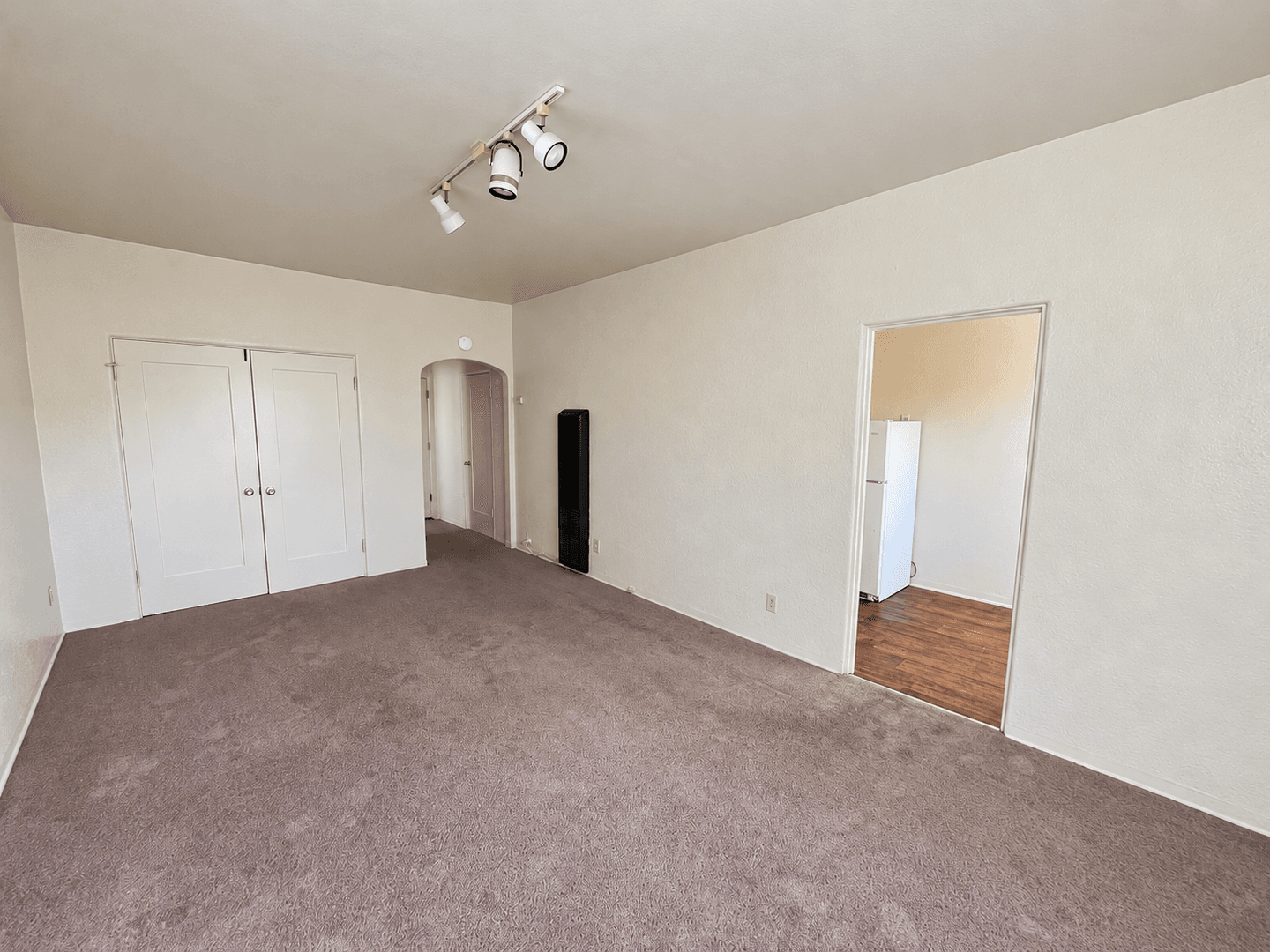 Ventura Apartment: 1209 E. Main Street