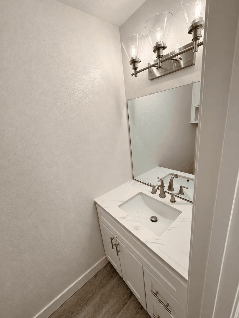 Ventura Apartment: 10855 & 10880 Del Norte