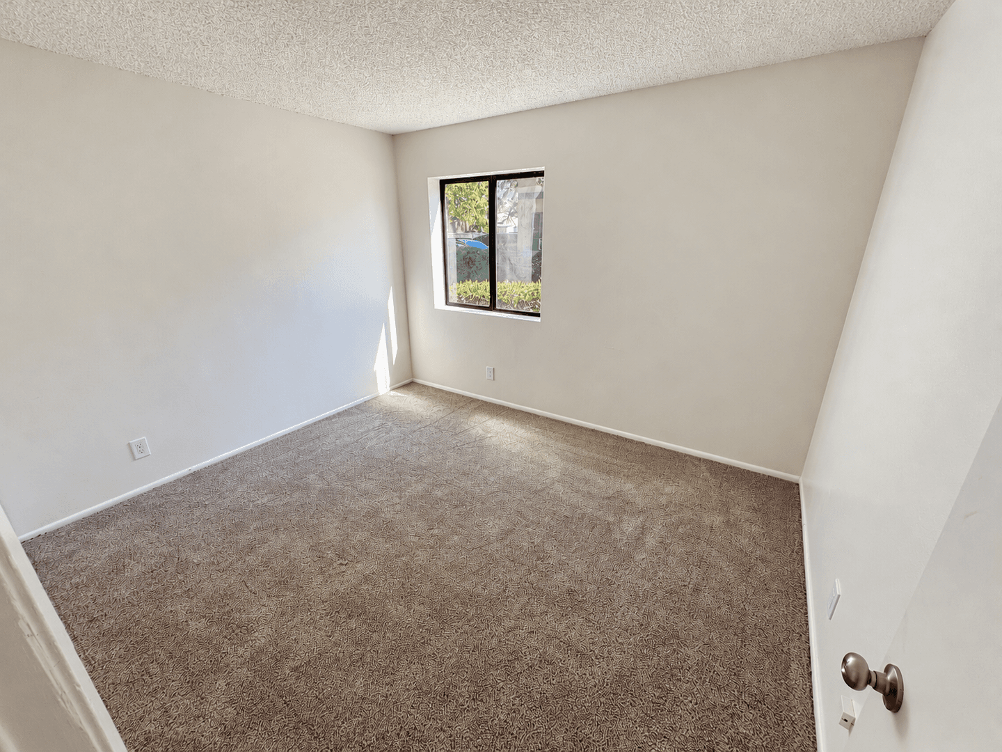 Santa Paula Apartment: 525-529 Acacia Road