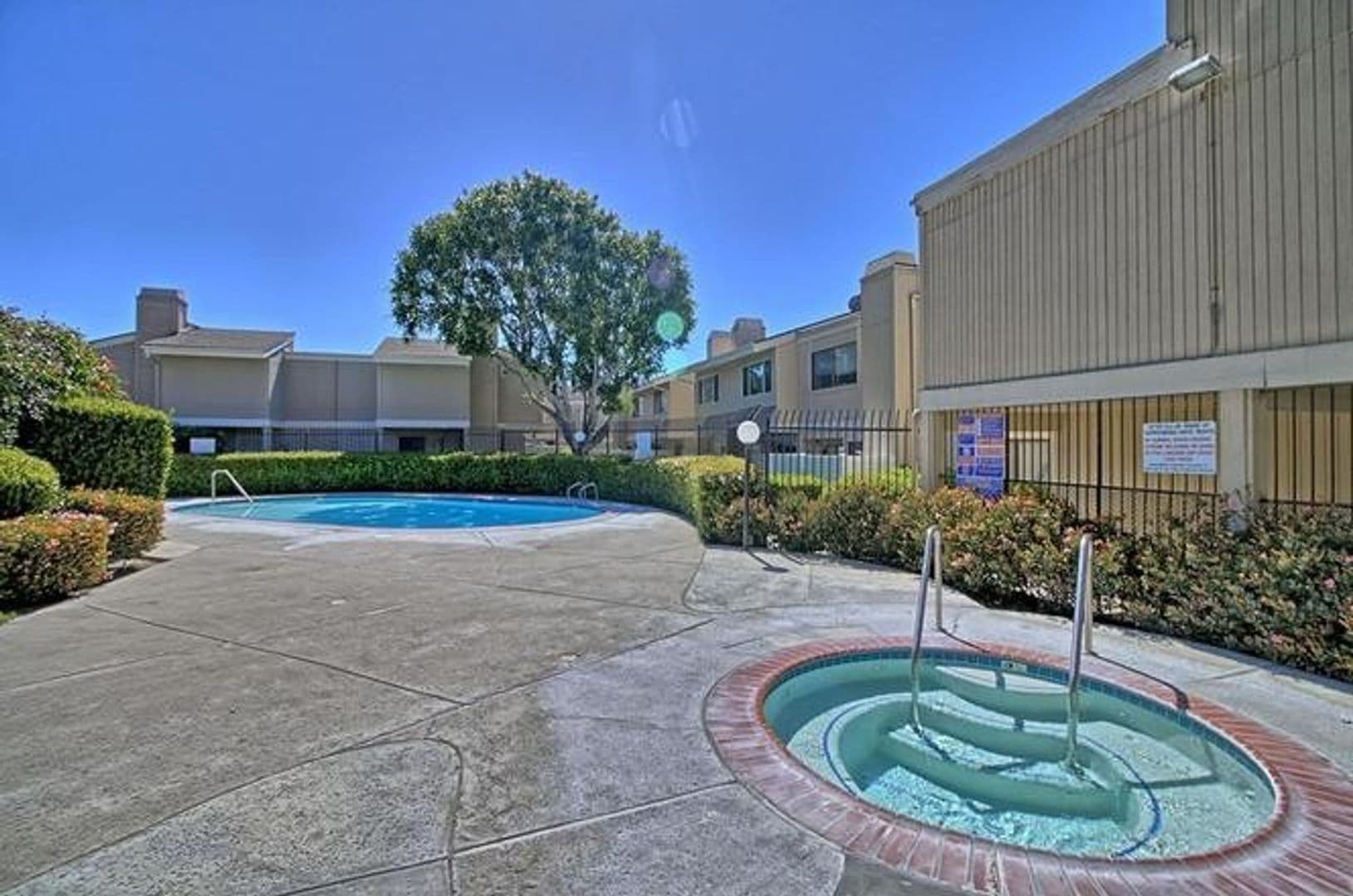 Ventura House: 1274 San Simeon #4