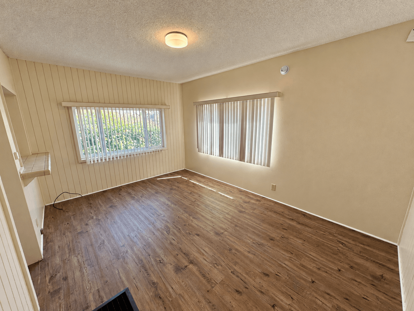 Ventura Apartment: 1793 Evans