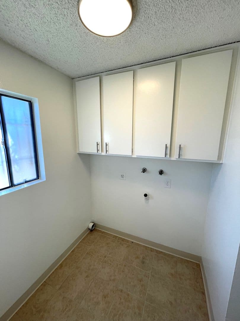 Ventura Apartment: 10855 & 10880 Del Norte
