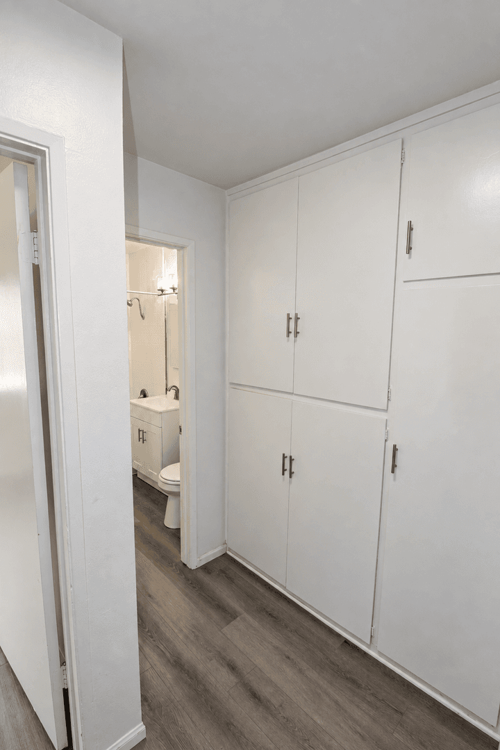 Oxnard Apartment: 4921 Nautilus Street #E