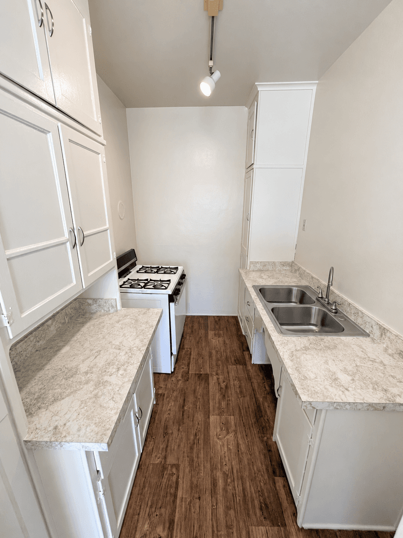 Ventura Apartment: 1209 E. Main Street