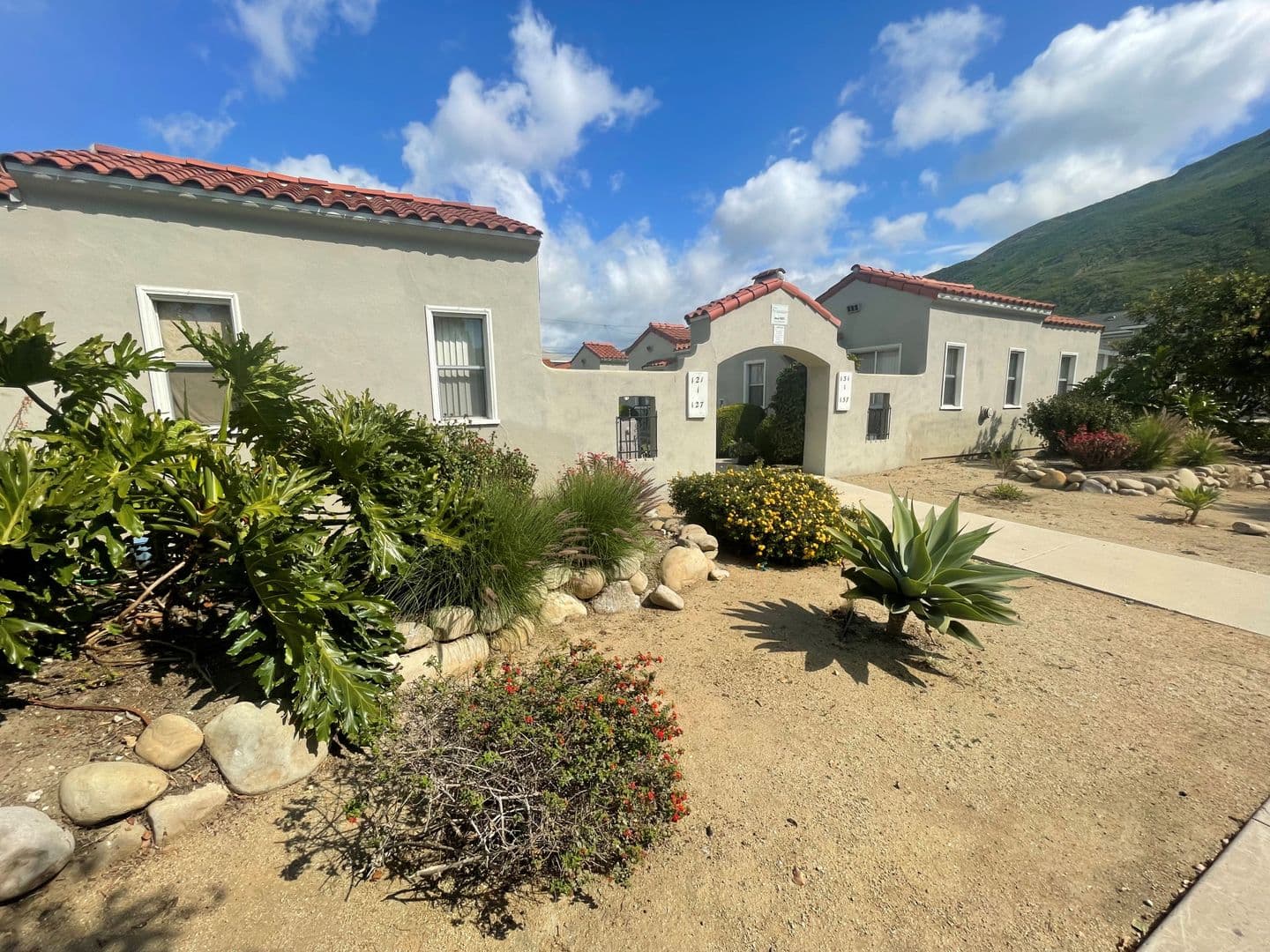 Ventura Apartment: 121-137 El Medio