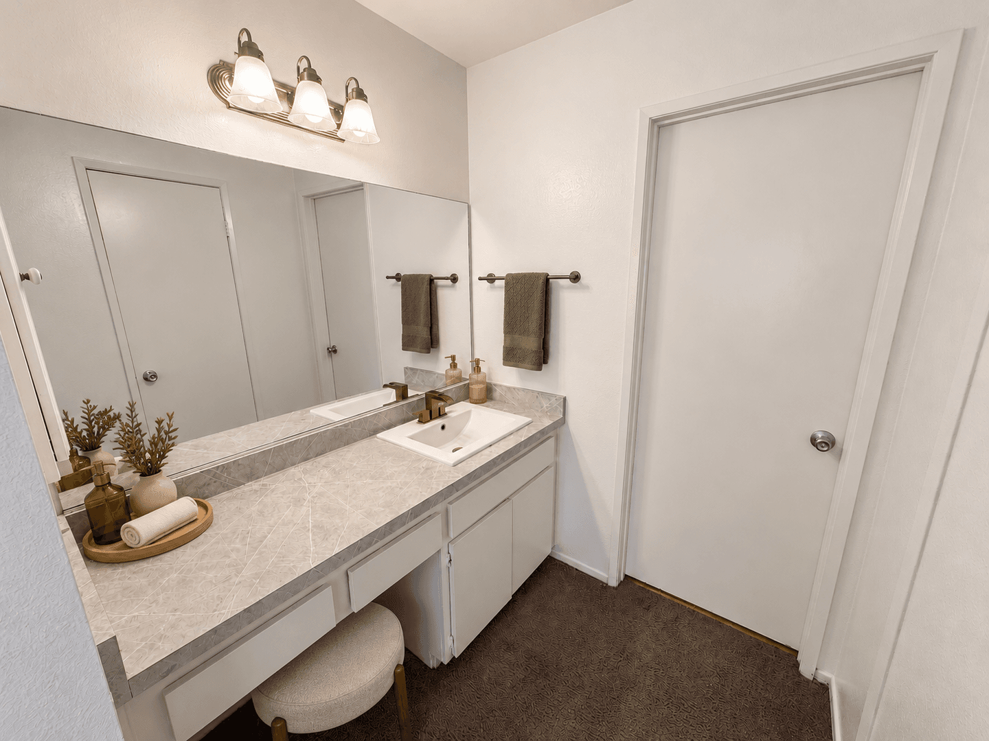 Ventura House: 1274 San Simeon #4