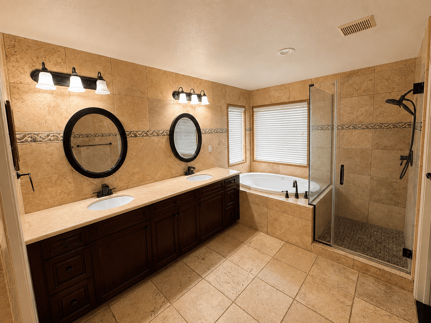 Oxnard House: 621 Marbella Court