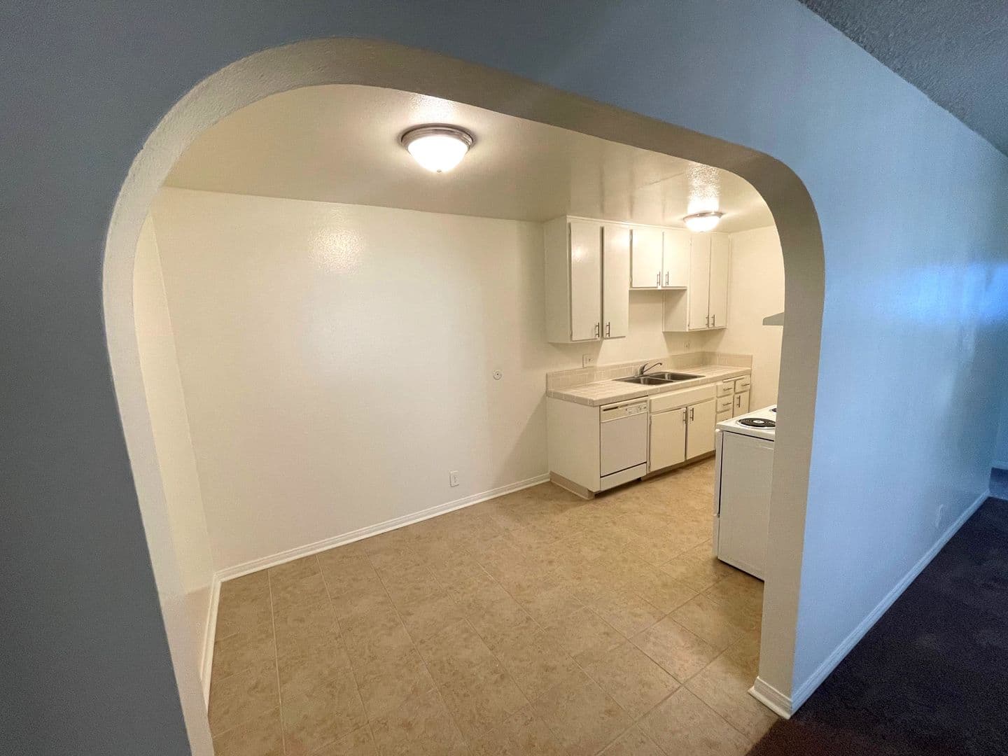 Ventura Apartment: 10855 & 10880 Del Norte