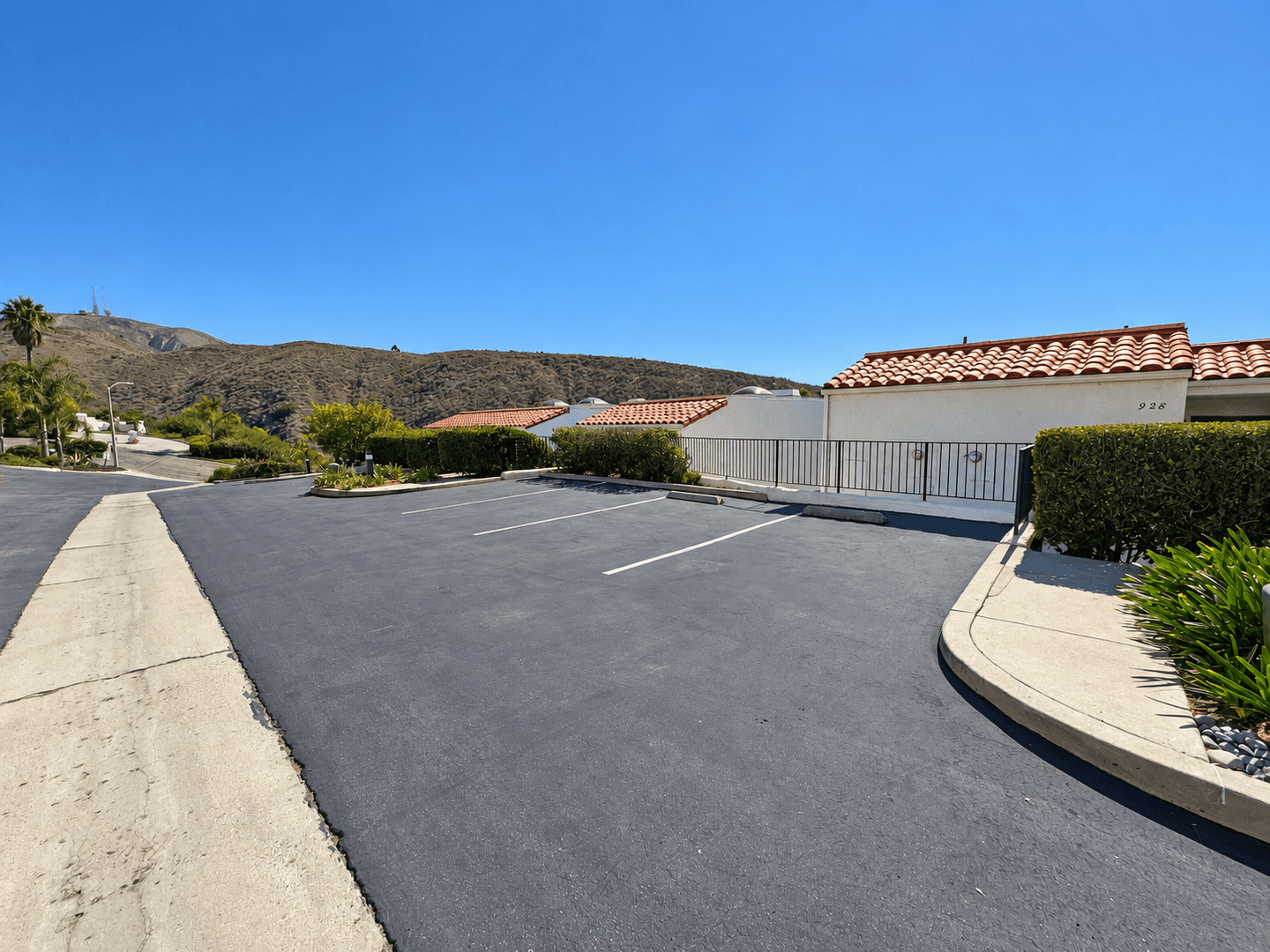 Ventura Townhome: 925 Vallecito Drive