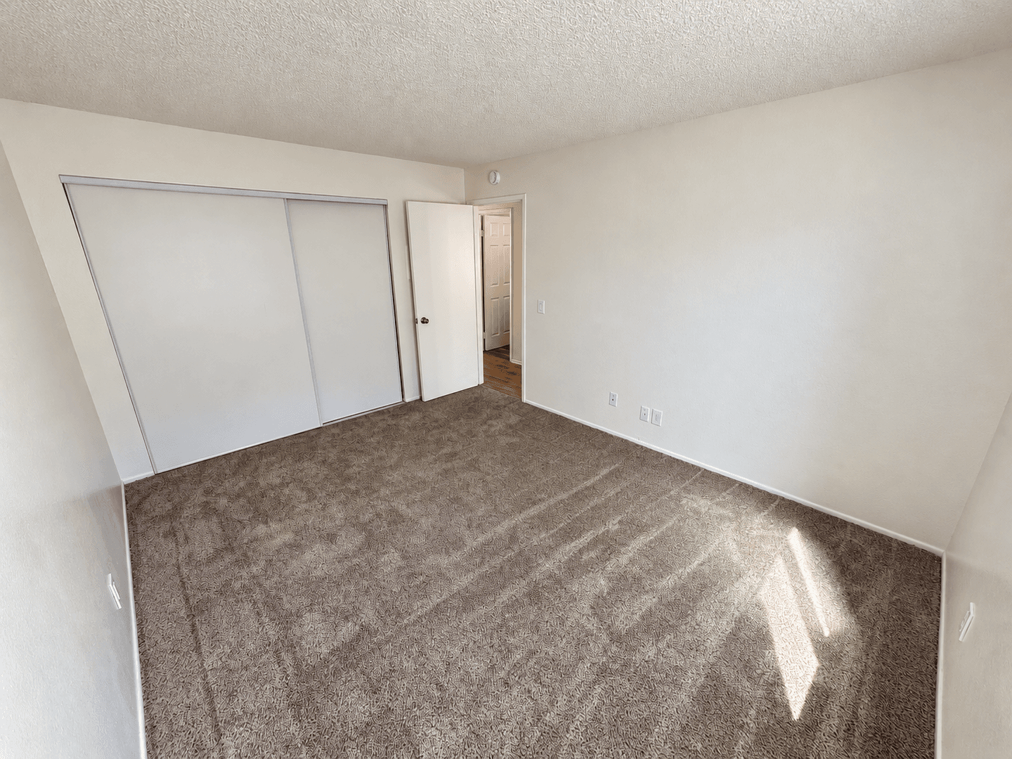 Santa Paula Apartment: 525-529 Acacia Road
