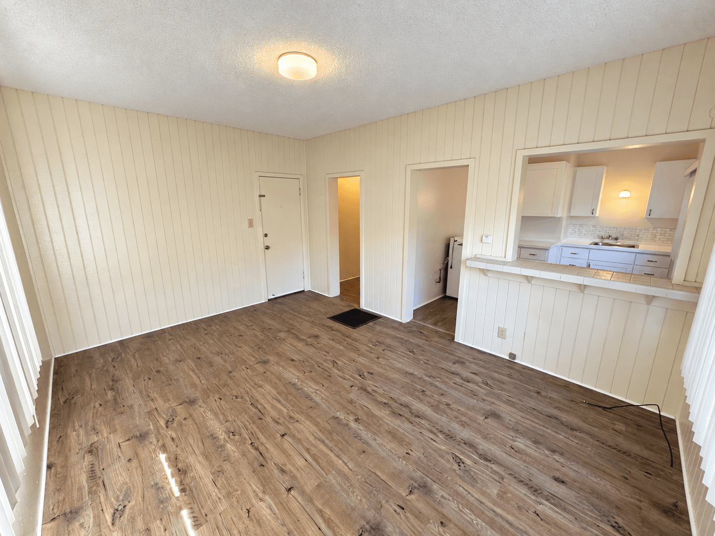 Ventura Apartment: 1793 Evans