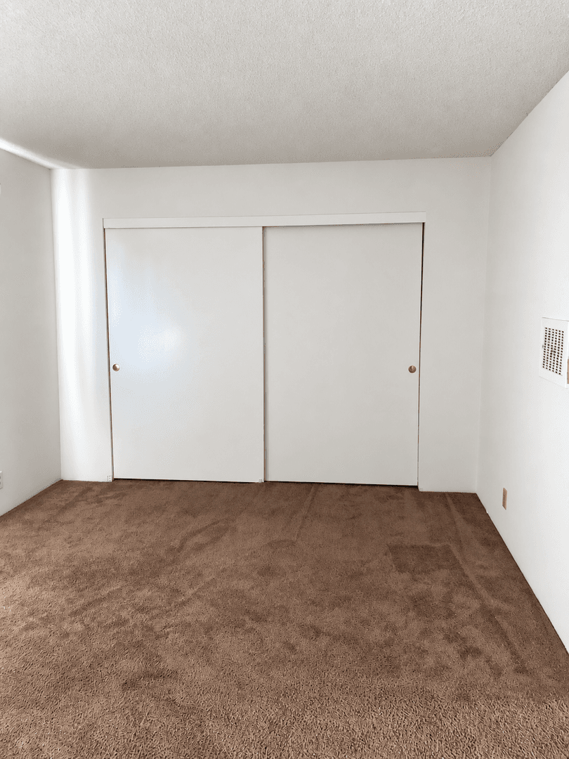 Ventura Apartment: 10855 & 10880 Del Norte