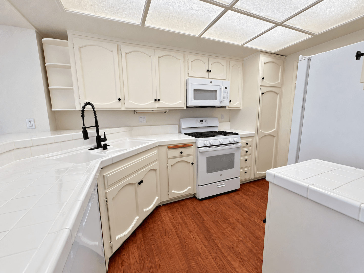 Ventura Townhome: 925 Vallecito Drive