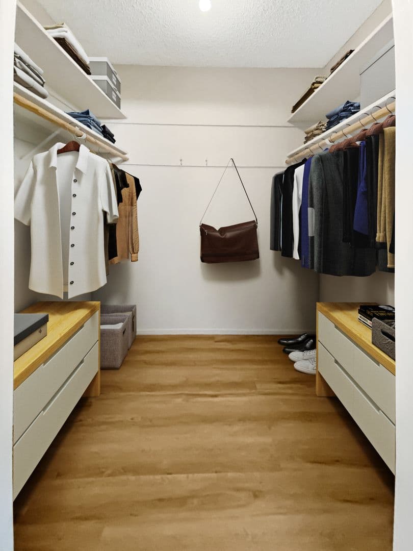 Mountain View Apartment: 141 Del Medio Avenue