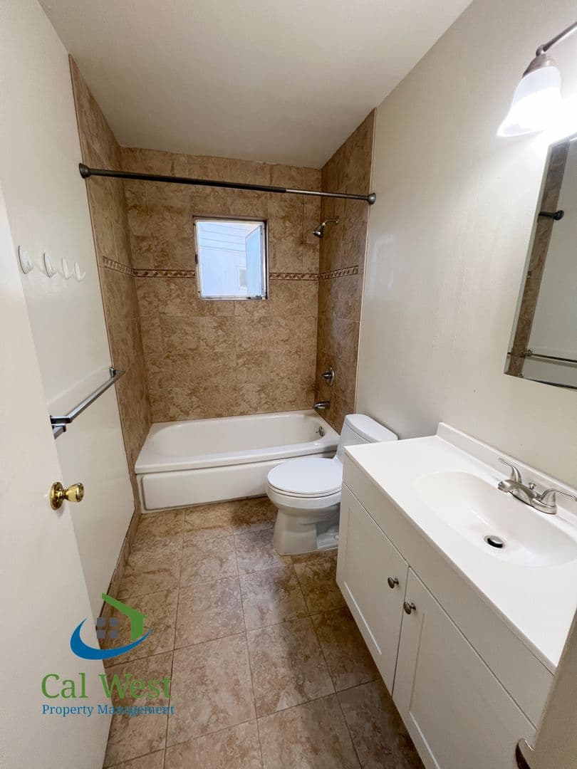 Cupertino House: 10600 East Estates Drive