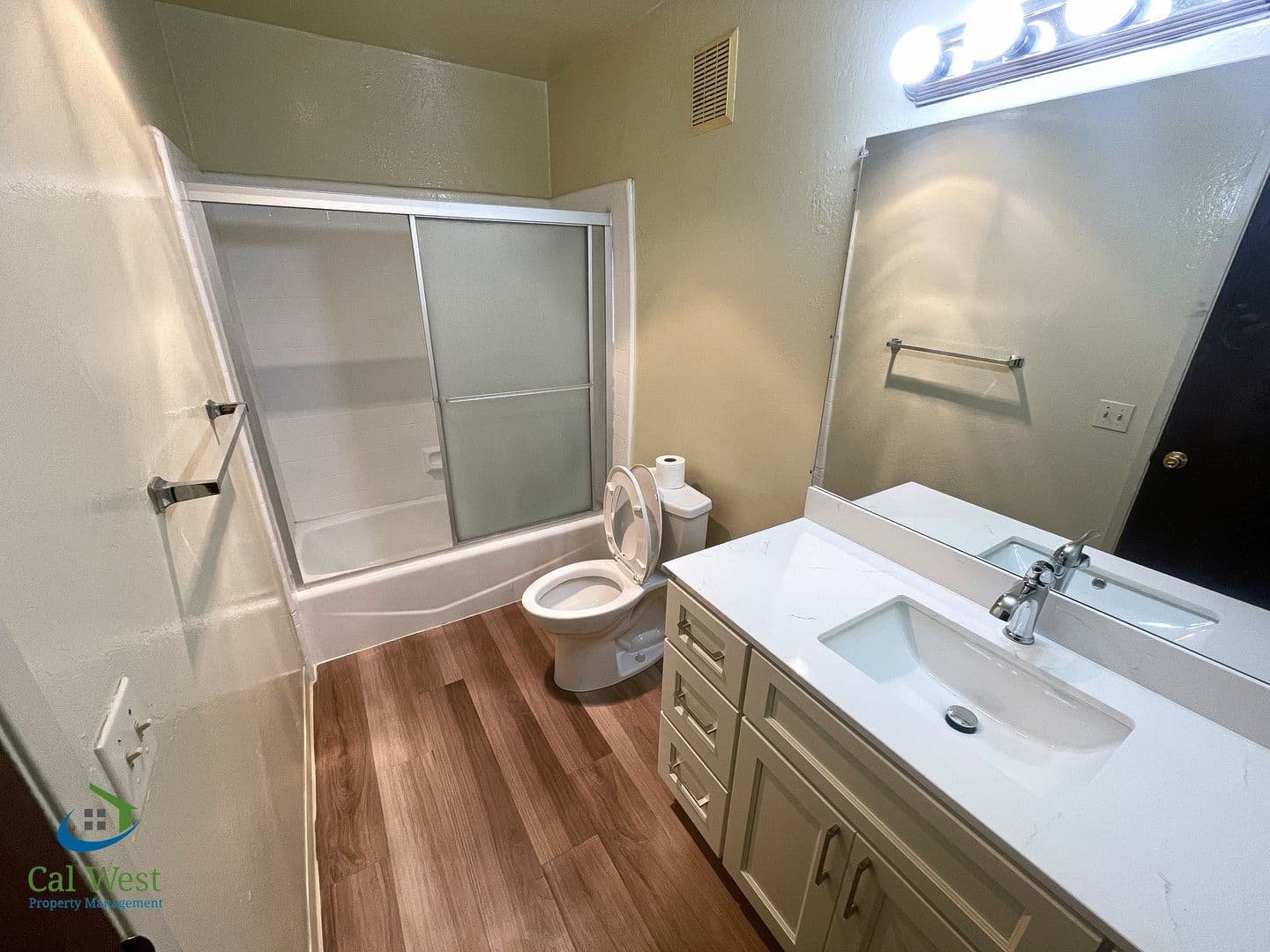 Morgan Hill Apartment: 16800 Barnell Avenue #2