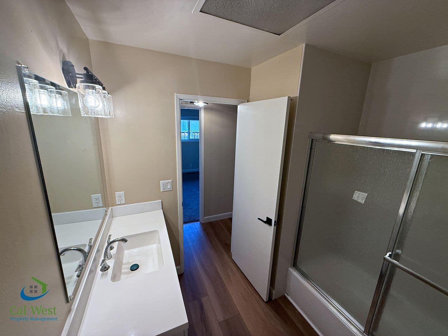 San Jose Apartment: 5863 Hillview Avenue