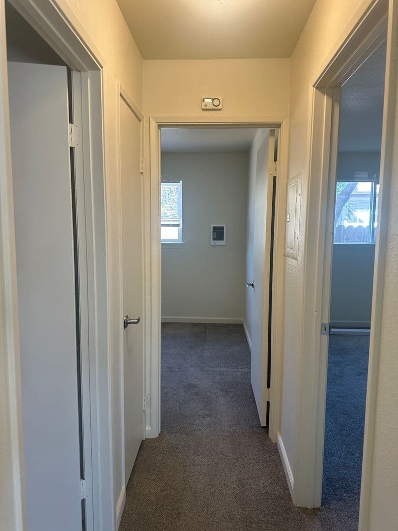 Gilroy Apartment: 111 Ronan Avenue