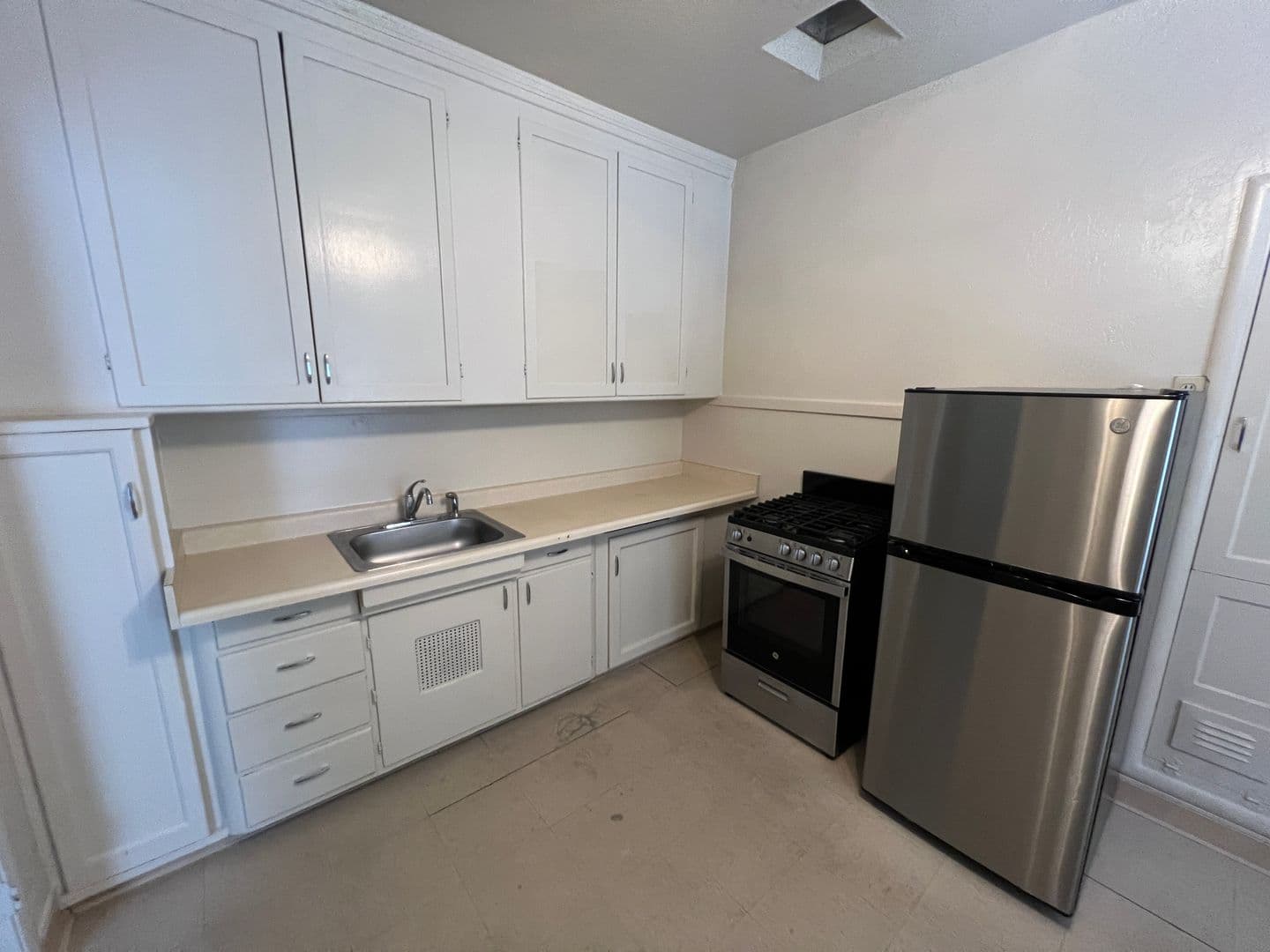 San Jose Apartment: 603 S First St. - 4
