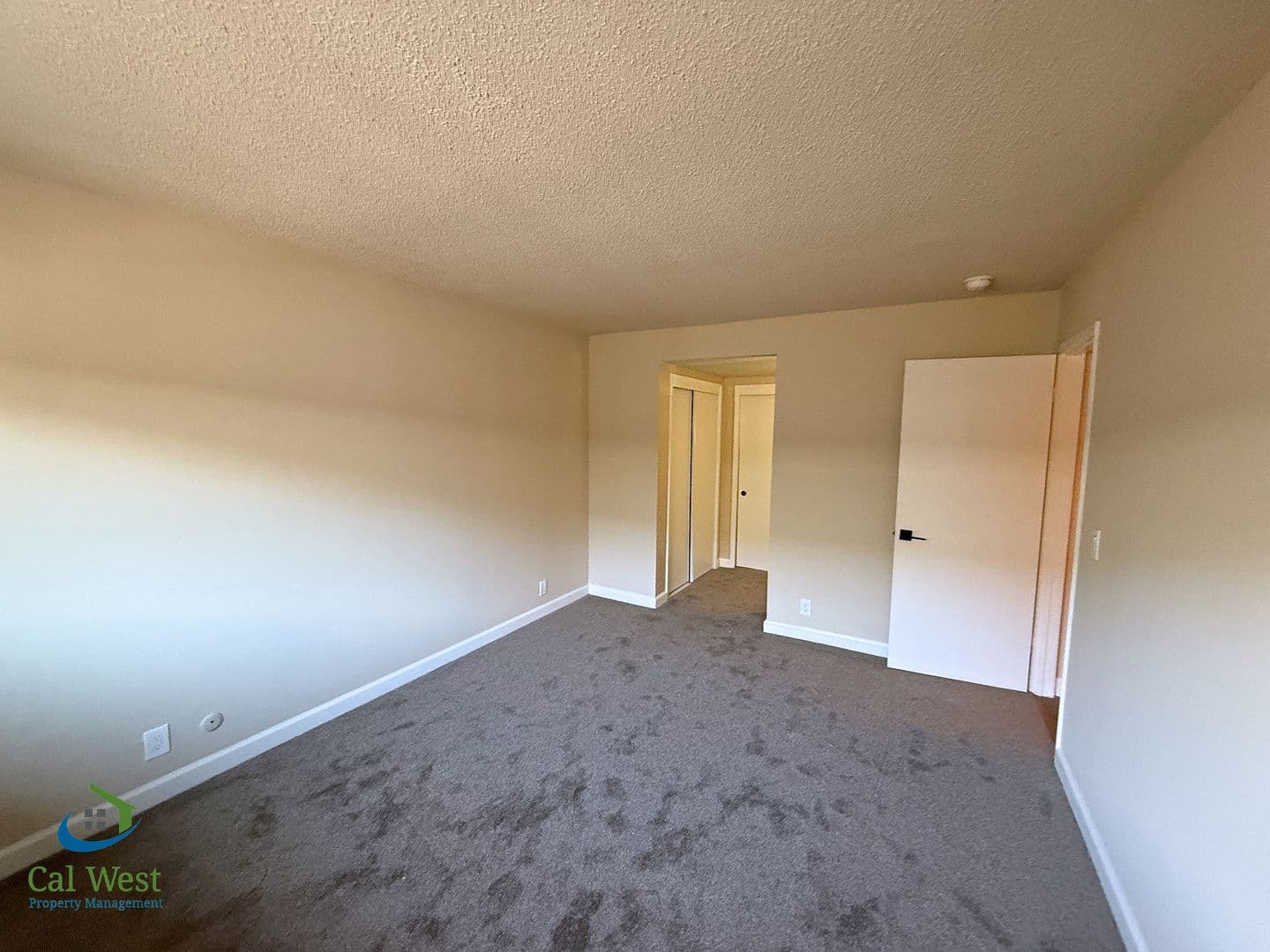 San Jose Apartment: 5863 Hillview Avenue