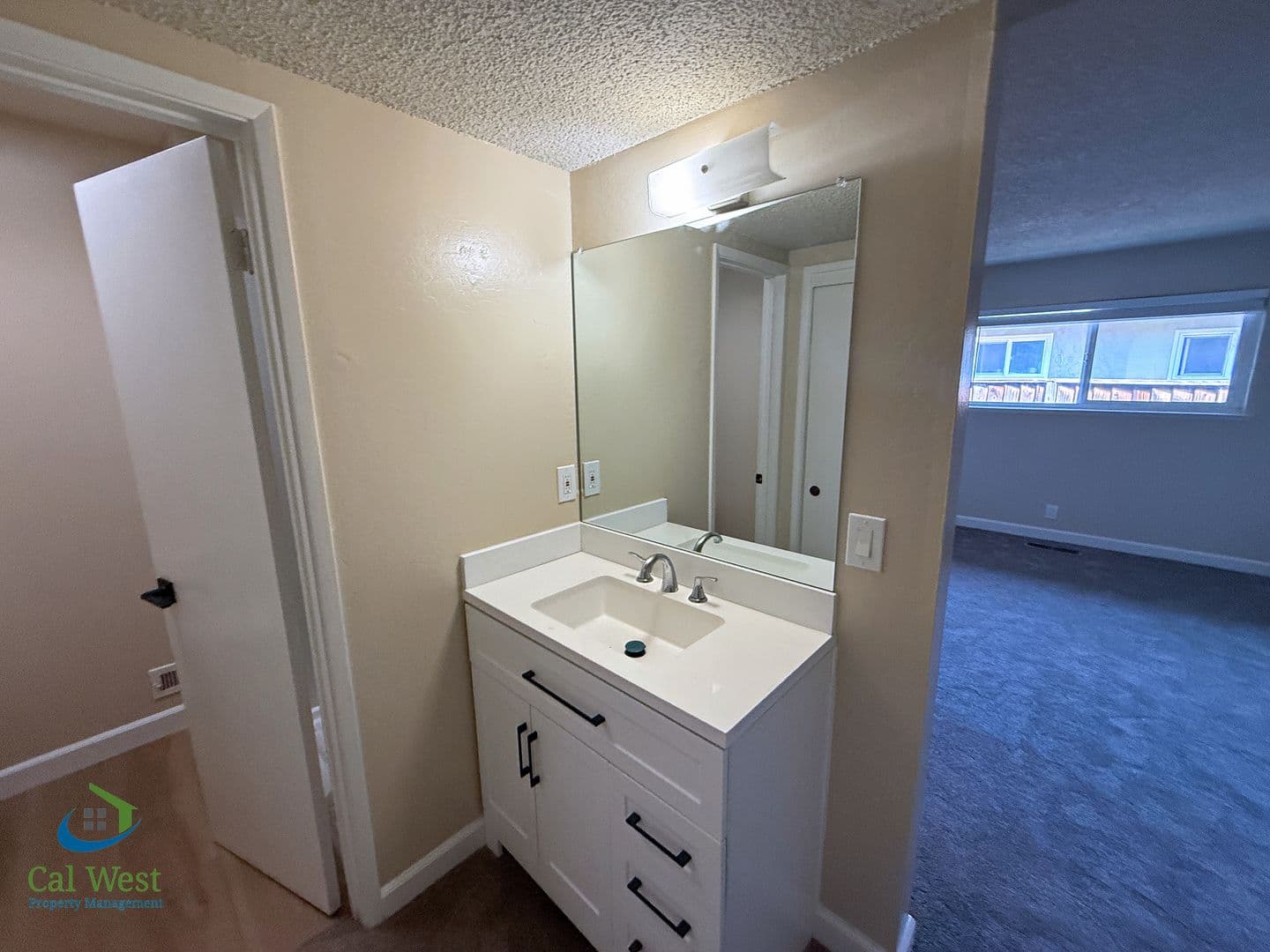 San Jose Apartment: 5863 Hillview Avenue