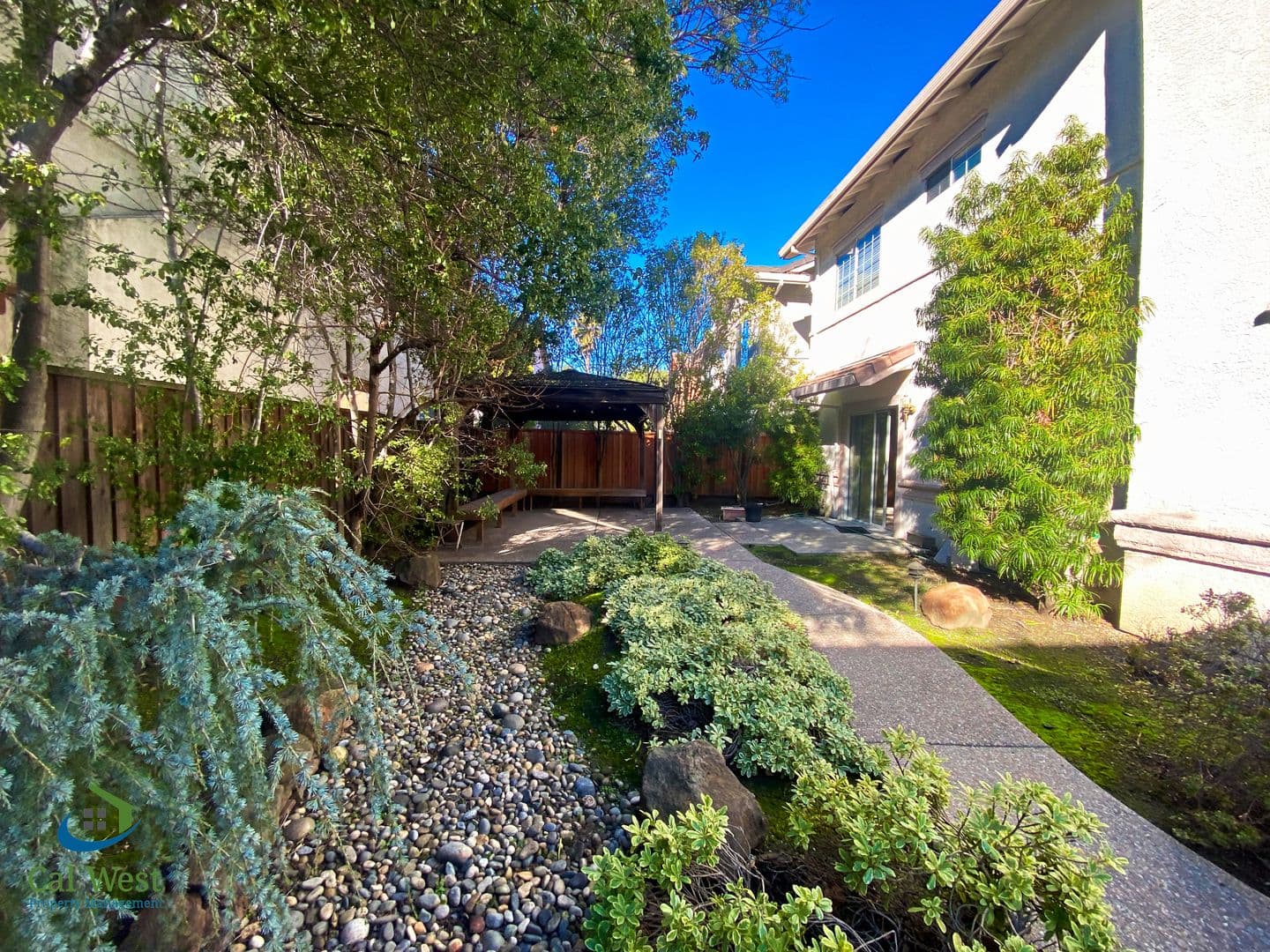 Mountain View House: 855 Jackson Street