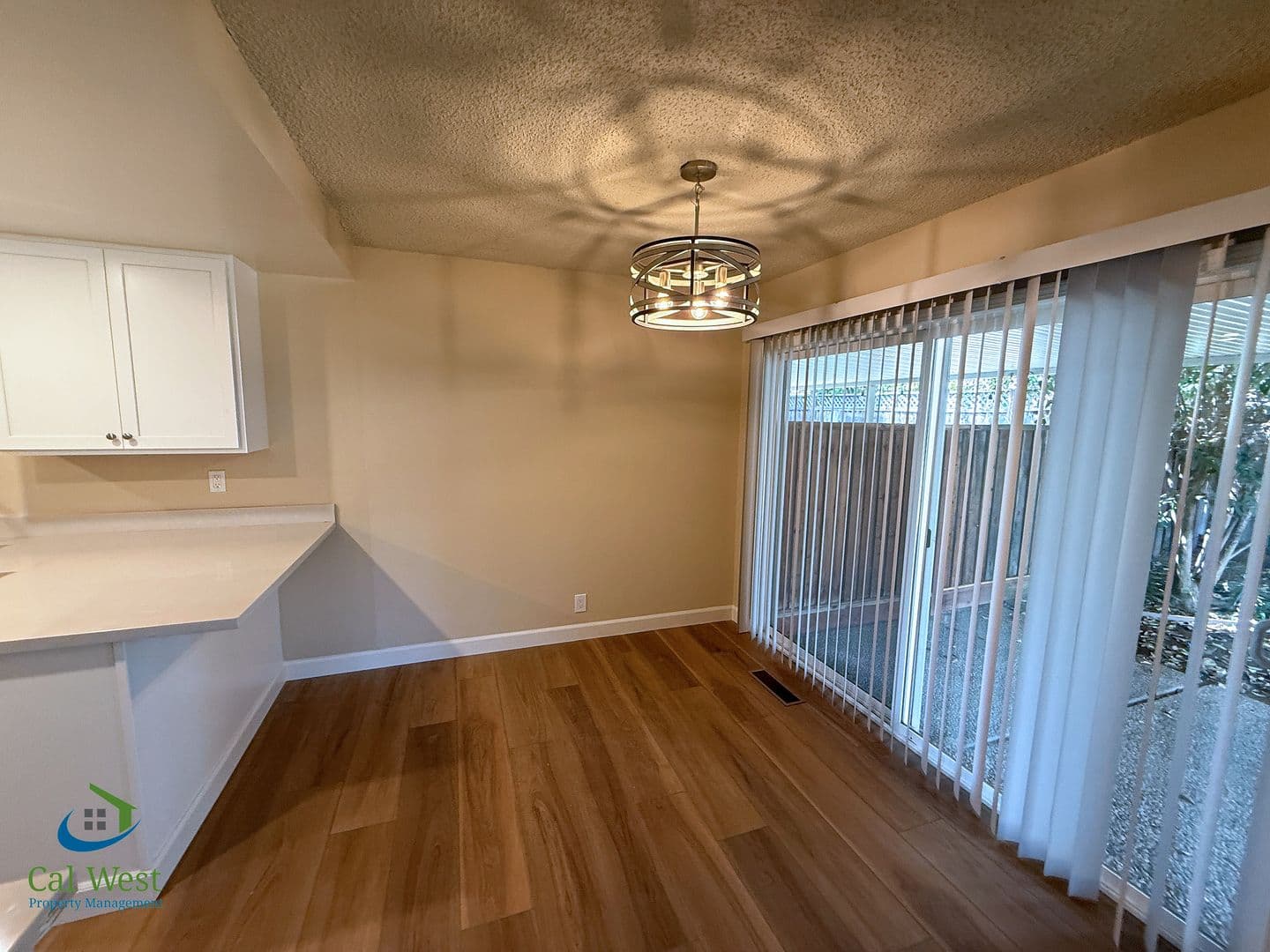 San Jose Apartment: 5863 Hillview Avenue