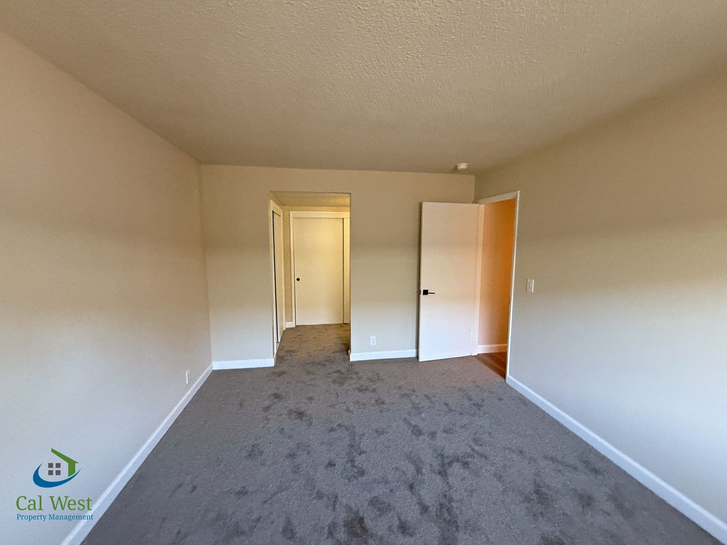 San Jose Apartment: 5863 Hillview Avenue