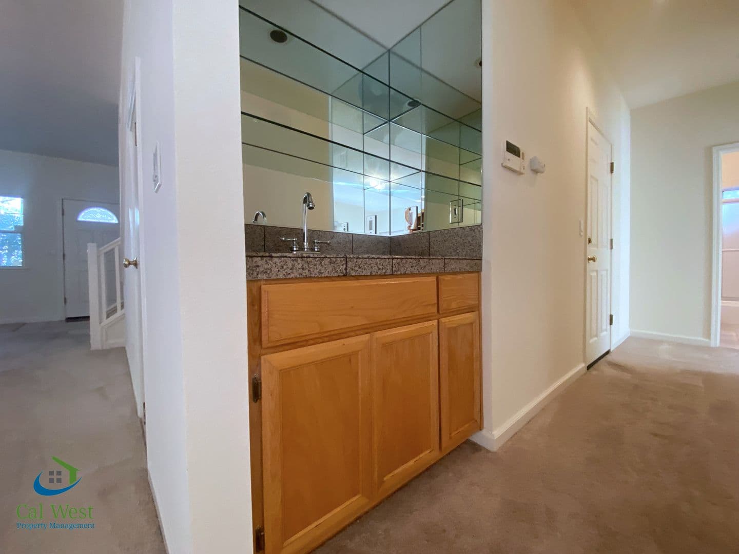 Mountain View House: 855 Jackson Street