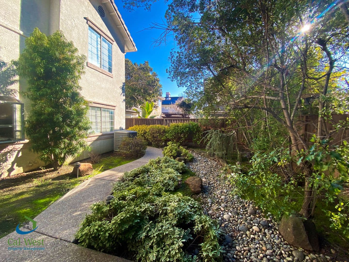 Mountain View House: 855 Jackson Street