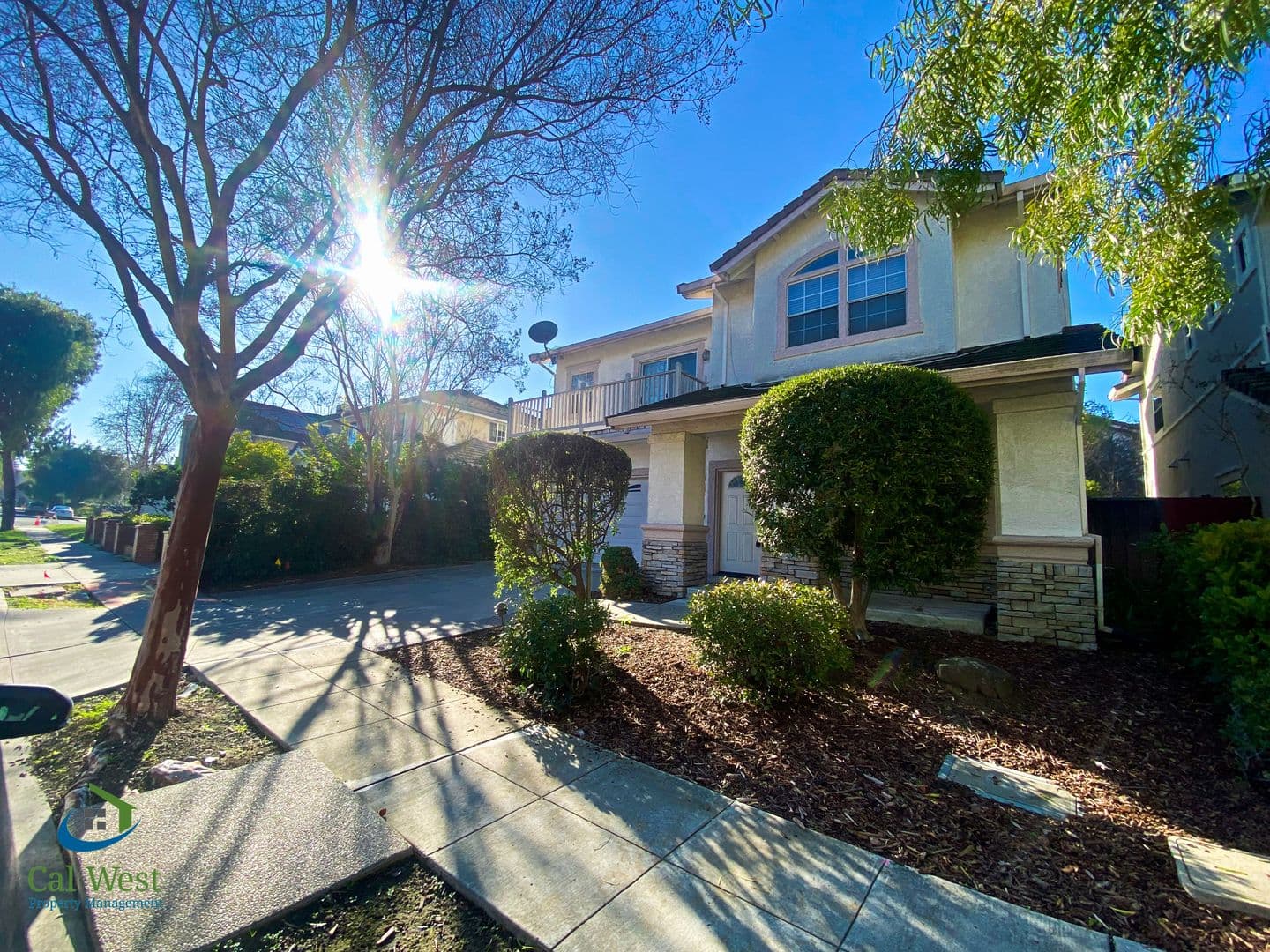 Mountain View House: 855 Jackson Street