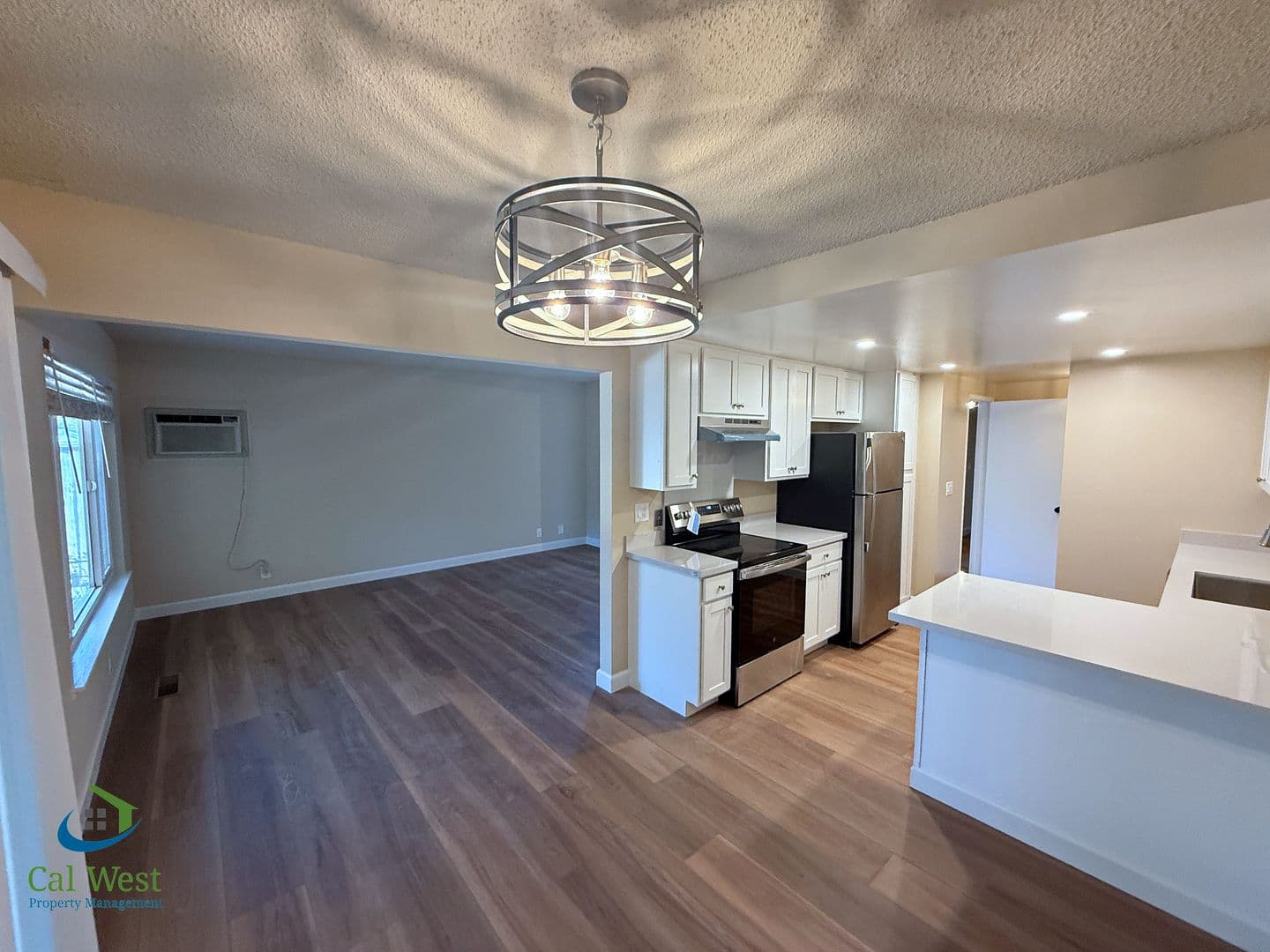 San Jose Apartment: 5863 Hillview Avenue