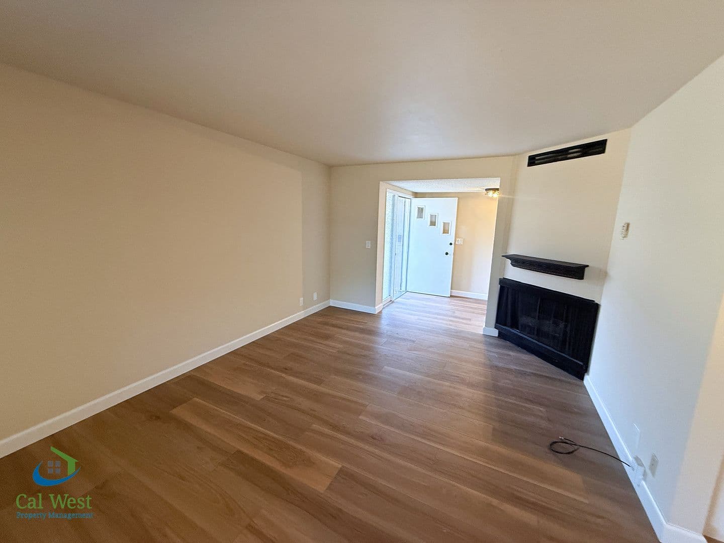 San Jose Apartment: 5863 Hillview Avenue