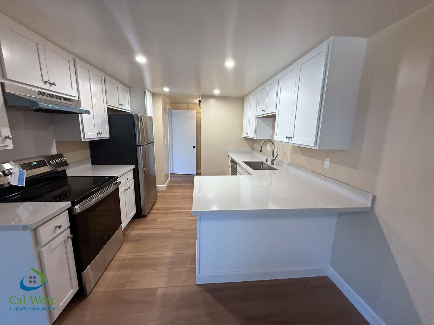 San Jose Apartment: 5863 Hillview Avenue