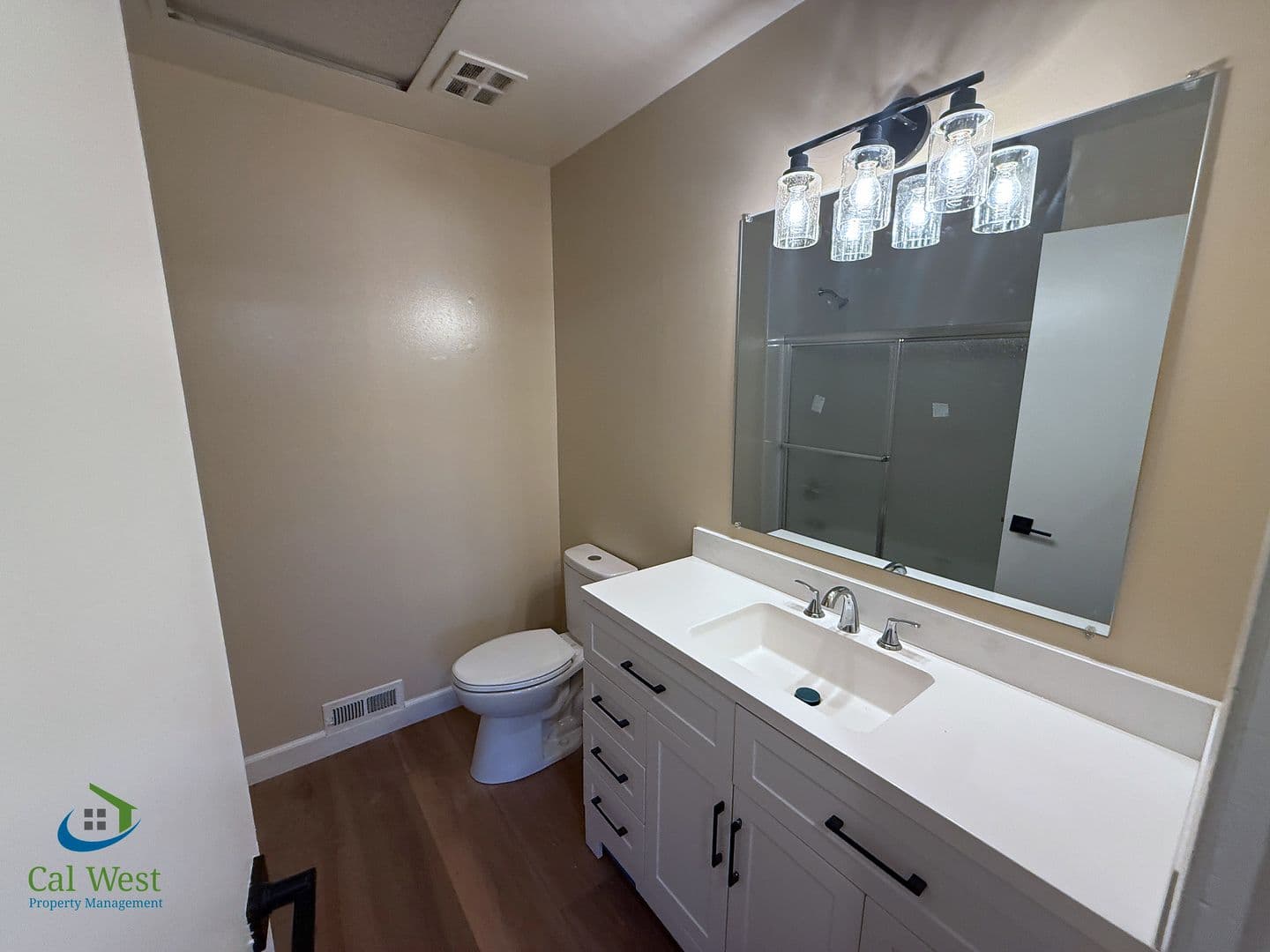 San Jose Apartment: 5863 Hillview Avenue