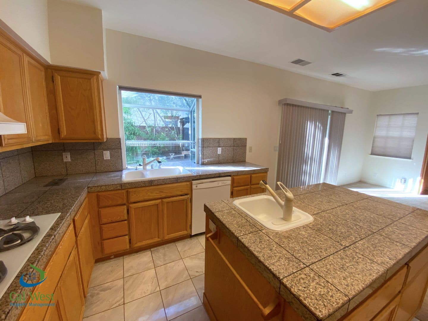 Mountain View House: 855 Jackson Street