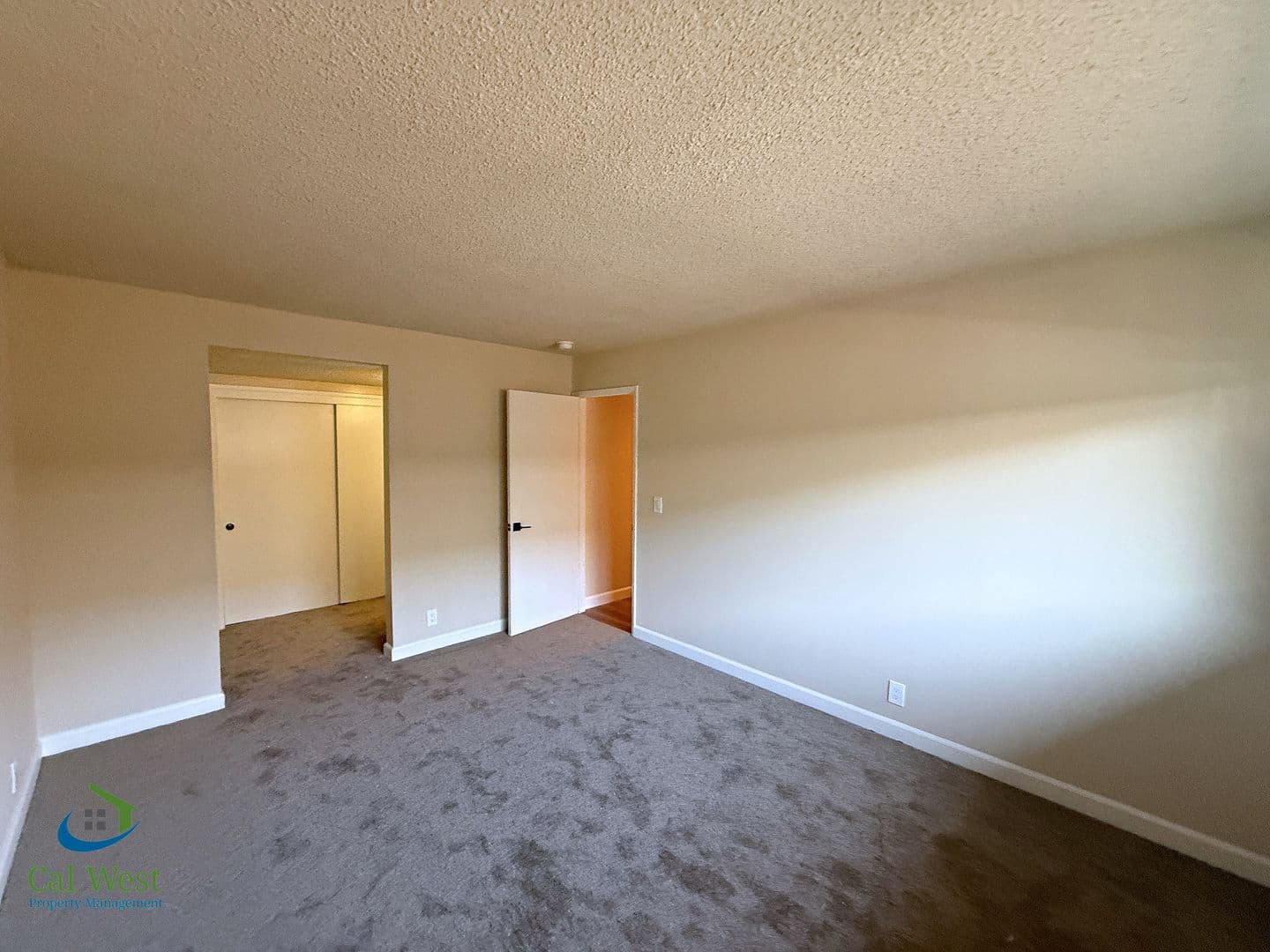 San Jose Apartment: 5863 Hillview Avenue